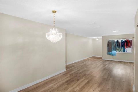 House in Saint Petersburg, Florida 2 bedrooms, 142.6 sq.m. № 1561948 - photo 19
