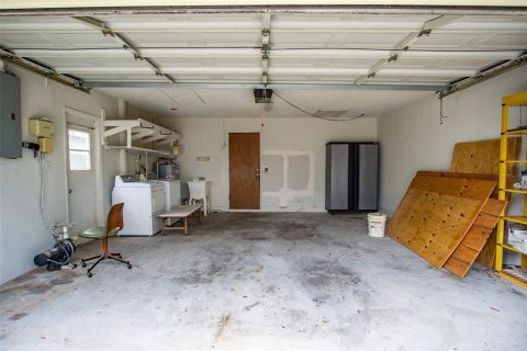 House in Saint Petersburg, Florida 2 bedrooms, 142.6 sq.m. № 1561948 - photo 11