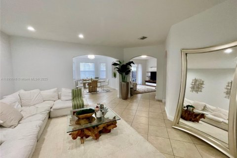 Townhouse in Doral, Florida 4 bedrooms, 200.2 sq.m. № 1944482 - photo 10