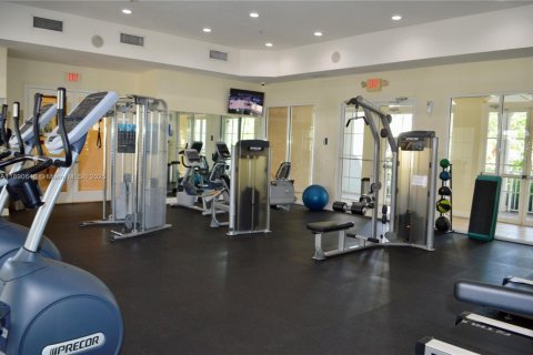 Townhouse in Doral, Florida 4 bedrooms, 200.2 sq.m. № 1944482 - photo 22