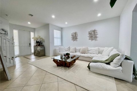 Townhouse in Doral, Florida 4 bedrooms, 200.2 sq.m. № 1944482 - photo 8