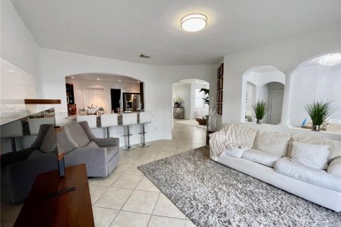 Townhouse in Doral, Florida 4 bedrooms, 200.2 sq.m. № 1944482 - photo 9