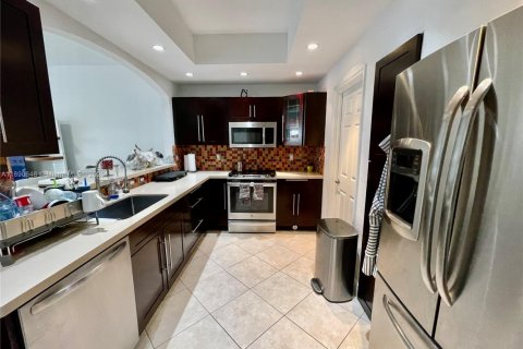Townhouse in Doral, Florida 4 bedrooms, 200.2 sq.m. № 1944482 - photo 4