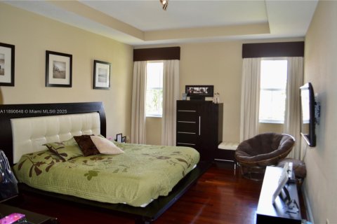 Townhouse in Doral, Florida 4 bedrooms, 200.2 sq.m. № 1944482 - photo 14