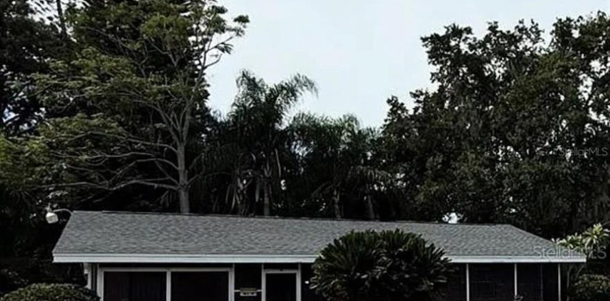 House in Winter Haven, Florida 2 bedrooms, 129.32 sq.m. № 1919782