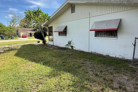 Villa ou maison à vendre à Winter Haven, Floride: 2 chambres, 129.32 m2 № 1919782 - photo 30