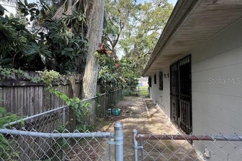 Villa ou maison à vendre à Winter Haven, Floride: 2 chambres, 129.32 m2 № 1919782 - photo 26