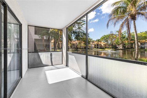 Condominio en venta en Naples, Florida, 2 dormitorios, 85.47 m2 № 1942839 - foto 18
