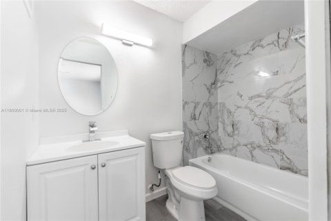 Condominio en venta en Naples, Florida, 2 dormitorios, 85.47 m2 № 1942839 - foto 16