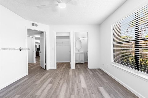 Condominio en venta en Naples, Florida, 2 dormitorios, 85.47 m2 № 1942839 - foto 15