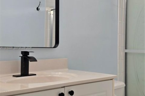 House in Boynton Beach, Florida 3 bedrooms, 151.15 sq.m. № 2038231 - photo 29