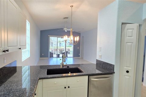 House in Boynton Beach, Florida 3 bedrooms, 151.15 sq.m. № 2038231 - photo 6