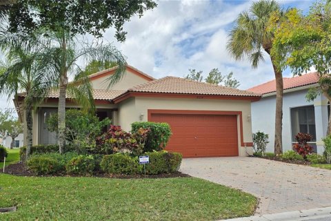 House in Boynton Beach, Florida 3 bedrooms, 151.15 sq.m. № 2038231
