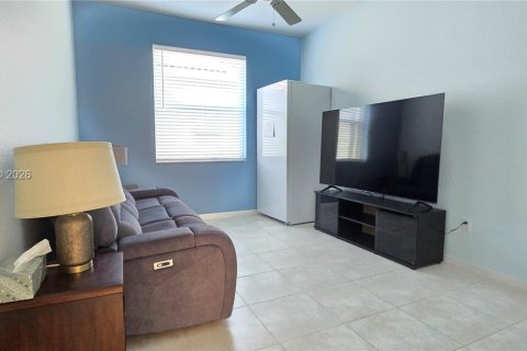 House in Boynton Beach, Florida 3 bedrooms, 151.15 sq.m. № 2038231 - photo 16