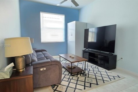 House in Boynton Beach, Florida 3 bedrooms, 151.15 sq.m. № 2038231 - photo 15