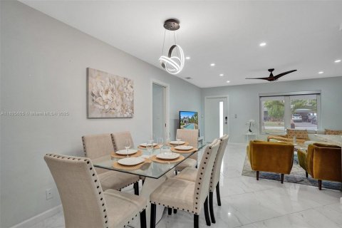 House in Fort Lauderdale, Florida 3 bedrooms, 131.27 sq.m. № 1794823 - photo 8