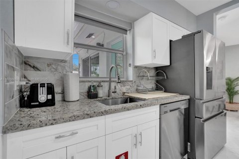 House in Fort Lauderdale, Florida 3 bedrooms, 131.27 sq.m. № 1794823 - photo 12