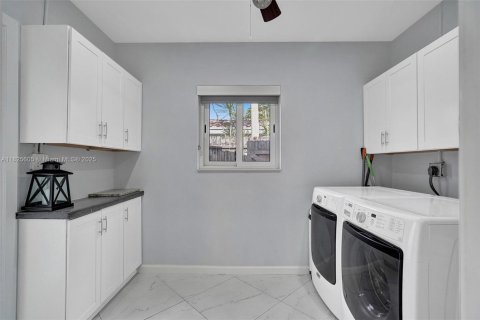 House in Fort Lauderdale, Florida 3 bedrooms, 131.27 sq.m. № 1794823 - photo 23