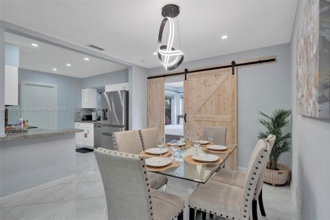 House in Fort Lauderdale, Florida 3 bedrooms, 131.27 sq.m. № 1794823 - photo 11