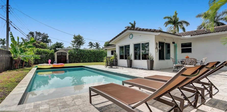 House in Fort Lauderdale, Florida 3 bedrooms, 131.27 sq.m. № 1794823