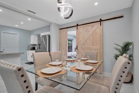 House in Fort Lauderdale, Florida 3 bedrooms, 131.27 sq.m. № 1794823 - photo 9