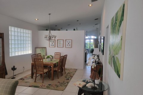 House in Lake Worth, Florida 3 bedrooms, 169.92 sq.m. № 2082064 - photo 4