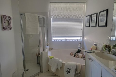 House in Lake Worth, Florida 3 bedrooms, 169.92 sq.m. № 2082064 - photo 24