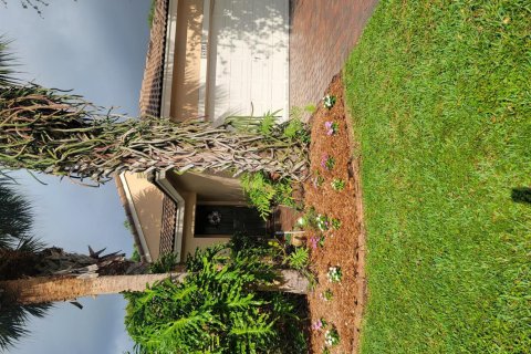 House in Lake Worth, Florida 3 bedrooms, 169.92 sq.m. № 2082064 - photo 2