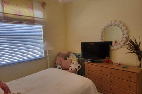 House in Lake Worth, Florida 3 bedrooms, 169.92 sq.m. № 2082064 - photo 26