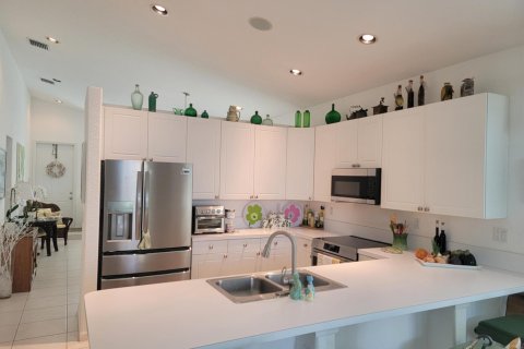 House in Lake Worth, Florida 3 bedrooms, 169.92 sq.m. № 2082064 - photo 10