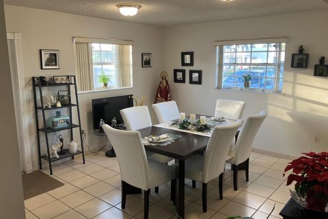Casa en venta en Hialeah, Florida, 5 dormitorios, 194.17 m2 № 2245259 - foto 7