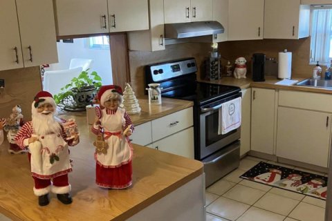 Casa en venta en Hialeah, Florida, 5 dormitorios, 194.17 m2 № 2245259 - foto 5