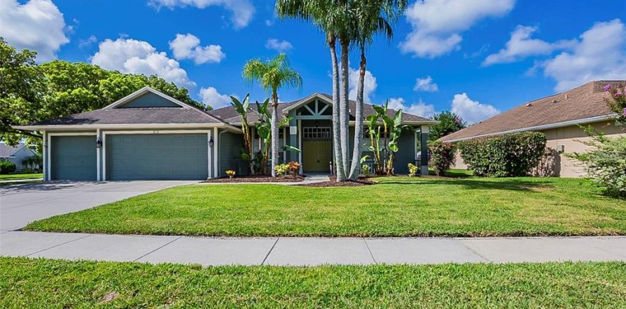 House in Trinity, Florida 4 bedrooms, 199.46 sq.m. № 1855417