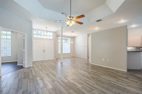 House in Trinity, Florida 4 bedrooms, 199.46 sq.m. № 1855417 - photo 6