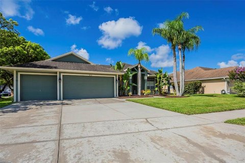 House in Trinity, Florida 4 bedrooms, 199.46 sq.m. № 1855417 - photo 2