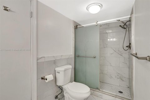 Купить кондоминиум в Майами, Флорида 2 спальни, 166.2м2, № 1981258 - фото 30