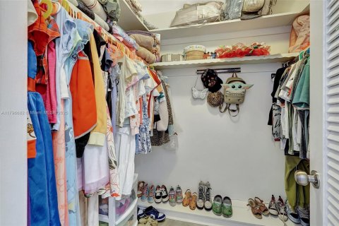 Купить кондоминиум в Майами, Флорида 2 спальни, 166.2м2, № 1981258 - фото 28