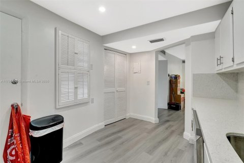 Купить кондоминиум в Майами, Флорида 2 спальни, 166.2м2, № 1981258 - фото 22