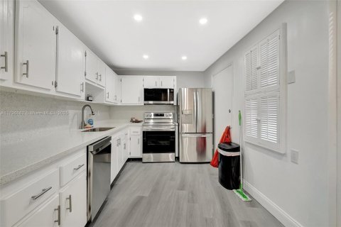 Купить кондоминиум в Майами, Флорида 2 спальни, 166.2м2, № 1981258 - фото 5