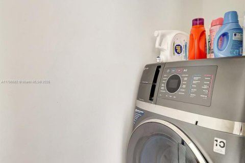 Купить кондоминиум в Майами, Флорида 2 спальни, 166.2м2, № 1981258 - фото 14