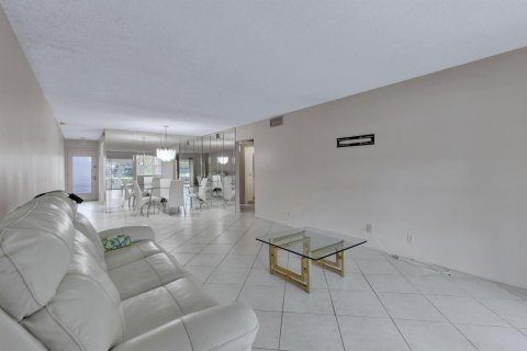 Copropriété à vendre à Coconut Creek, Floride: 2 chambres, 107.4 m2 № 2084841 - photo 12