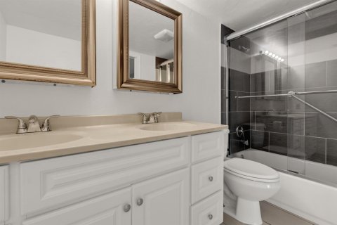 Copropriété à vendre à Coconut Creek, Floride: 2 chambres, 107.4 m2 № 2084841 - photo 17