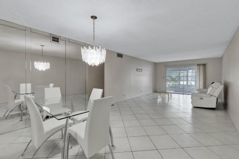 Copropriété à vendre à Coconut Creek, Floride: 2 chambres, 107.4 m2 № 2084841 - photo 11