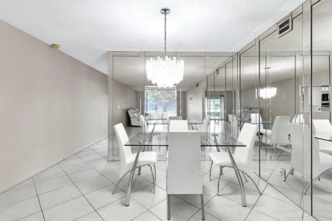 Copropriété à vendre à Coconut Creek, Floride: 2 chambres, 107.4 m2 № 2084841 - photo 10