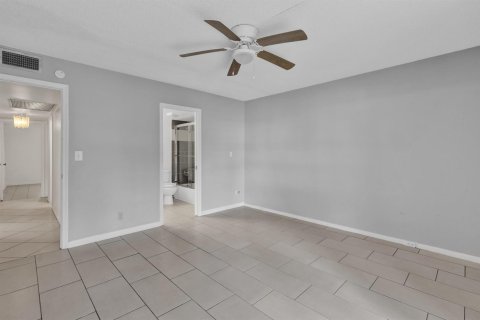 Copropriété à vendre à Coconut Creek, Floride: 2 chambres, 107.4 m2 № 2084841 - photo 14