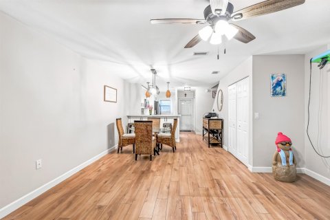 Copropriété à louer à Jensen Beach, Floride: 2 chambres, 117.99 m2 № 2249287 - photo 4