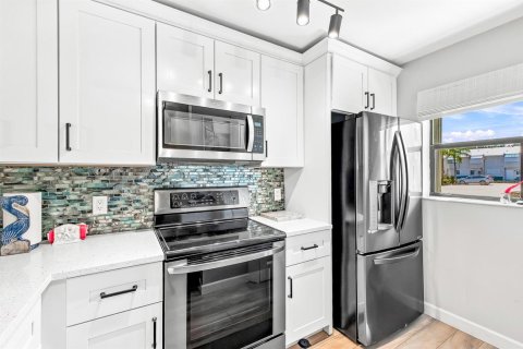 Copropriété à louer à Jensen Beach, Floride: 2 chambres, 117.99 m2 № 2249287 - photo 12