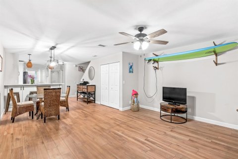 Copropriété à louer à Jensen Beach, Floride: 2 chambres, 117.99 m2 № 2249287 - photo 3
