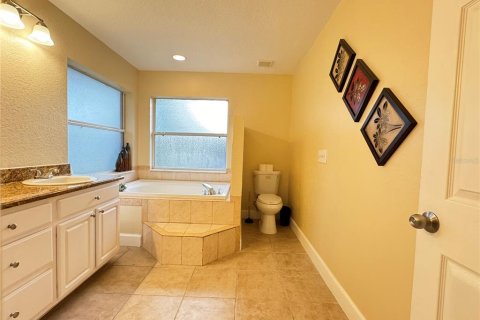 House in Lakeland, Florida 4 bedrooms, 188.31 sq.m. № 2210249 - photo 25