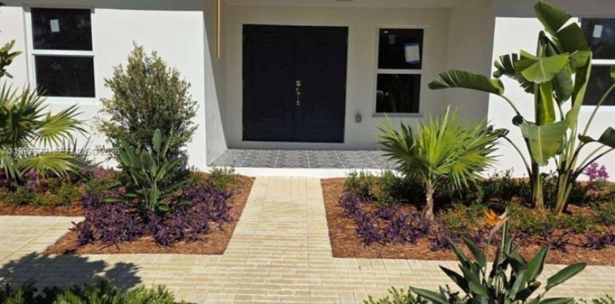 Villa ou maison à Miami, Floride 4 chambres, 183.57 m2 № 2059935